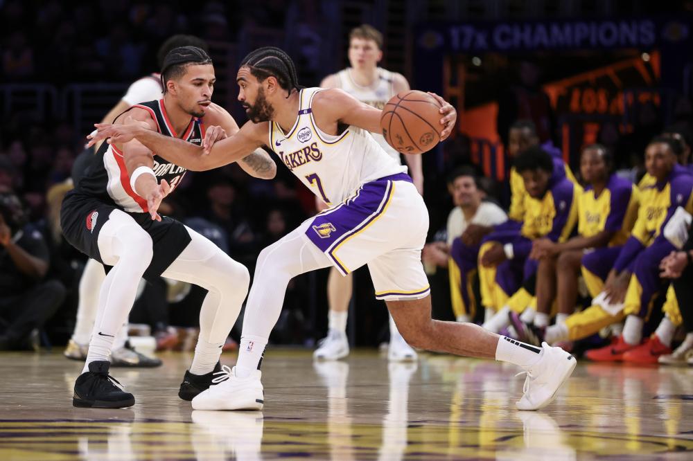 反映出一个 反映出一个