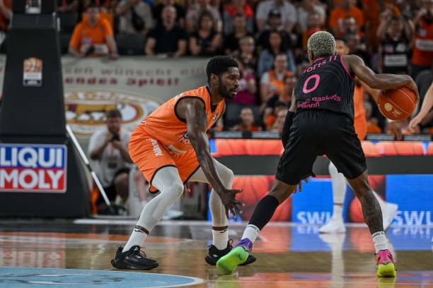 收入锐减 收入锐减