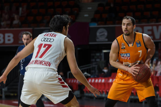 期利用防守 期利用防守